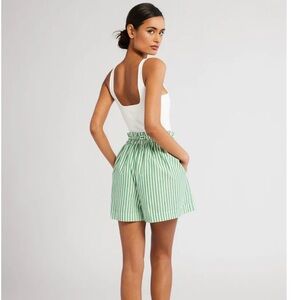 NWT Millie CARY SHORT IN KELLY STRIPE Green